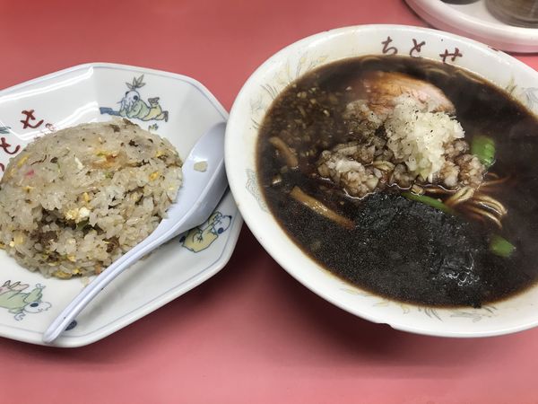 「ラーメン 430円 小チャーハン 300円」@ラーメン ちとせの写真