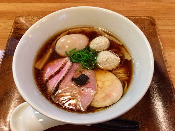 「ポルチーニ醤油らぁ麺 800円＋特製トッピング 250円」@入鹿（IRUCA）-Tokyo-の写真