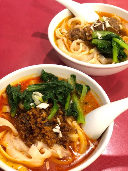 「牛バラ刀削麺」@四川料理 京華樓 別館の写真