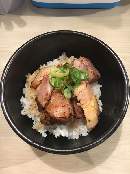 「中華そば 豚めし」@横浜中華そば 維新商店の写真