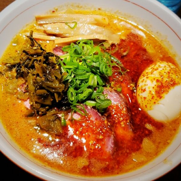 「辛味噌らあ麺 ８９０円＋釜焼きチャーシュー3枚 ２２０円他」@麺や 虎徹の写真