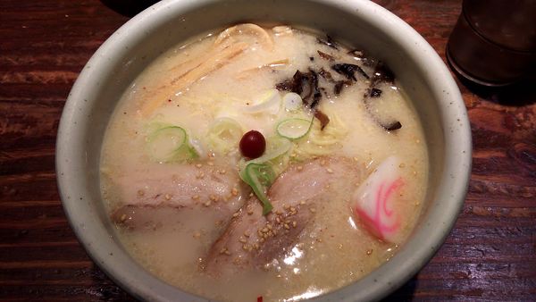 「しおらーめん大盛(1,050円)」@らーめん 山頭火 新宿南口店の写真