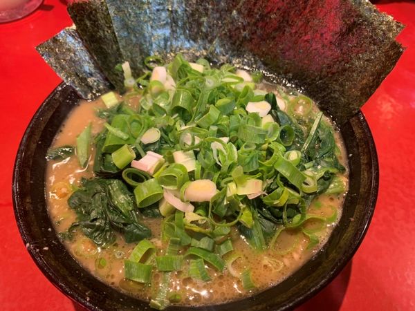 「ラーメン＋青ネギ＋ほうれん草＋ライス」@厚木家の写真