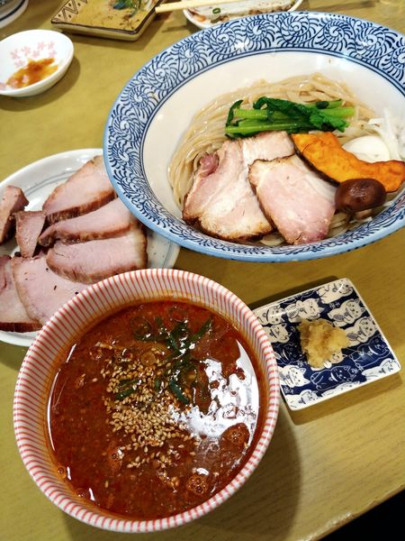 「どっちですか・カリフリチャーシュー増し」@らーめん森や。の写真