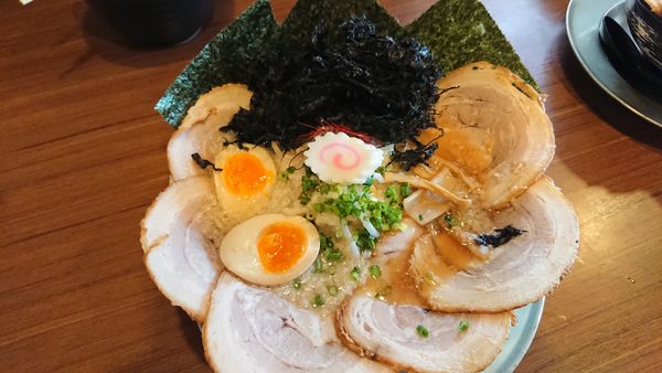 「特選関ヶ原らーめん醤油」@麺屋しゃがら 大形店の写真