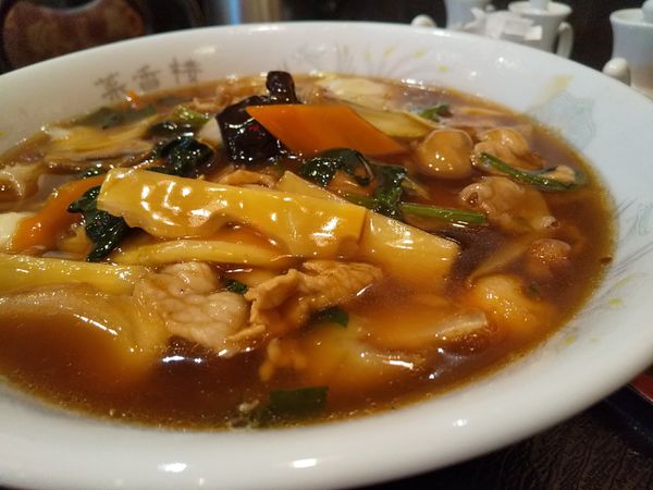 「#タンチャーセット #900円 #税別 #五目そば #半チャーハ」@菜香楼の写真