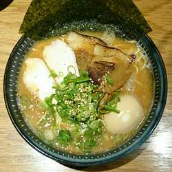 濃厚特製地鶏中華そば(白丸)