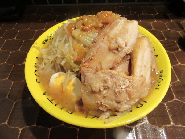 「豚そば（７５０円）＋肉増し３００円」@茨城豚そば 特龍 本店の写真