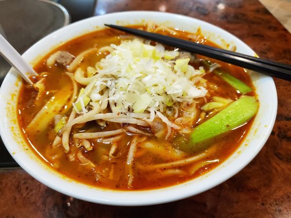 「麻辣牛肉刀削面」@楊家菜館の写真