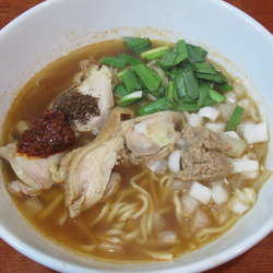 四川辣麻チャーシュー担々麺（汁有）（醤油）（800円）