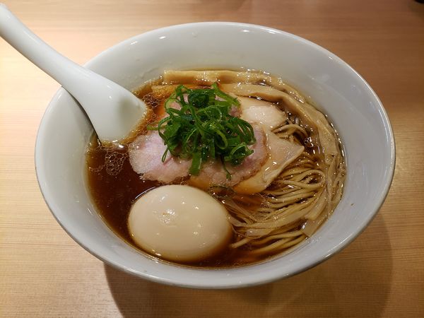 「特製醤油らぁ麺」@らぁ麺 はやし田 新宿本店の写真