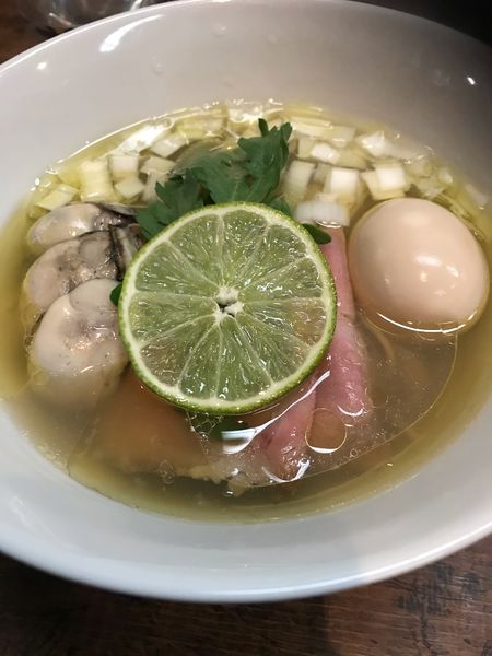 「広島県産牡蠣の塩蕎麦(1,350円)細麺」@神保町黒須の写真