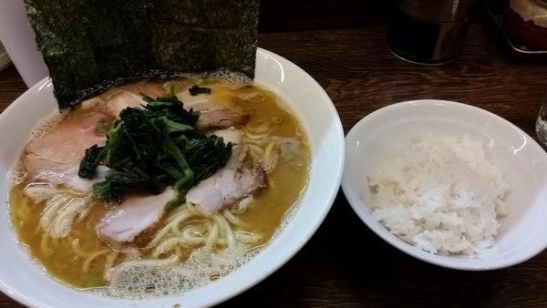 「チャーシュー大盛1050円　無料ライス」@伝家 志木店の写真