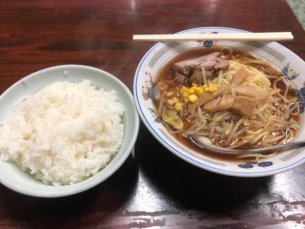 「ラーメン 大盛 ＋ライス 740円」@メルシーの写真
