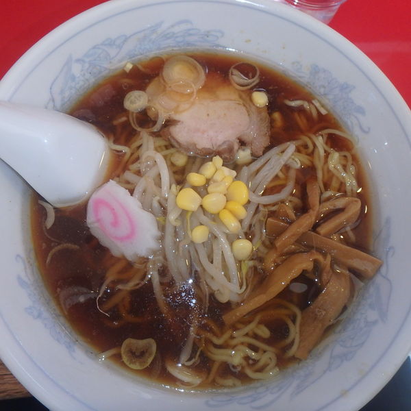 「ラーメン550円、半炒飯350円」@メルシーの写真