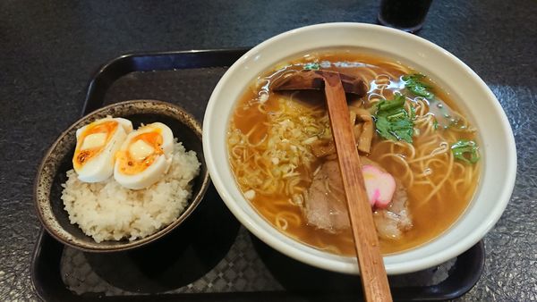 「醤油ラーメン 810円 + お得な昼セット 290円」@秋田ラーメン はまの写真