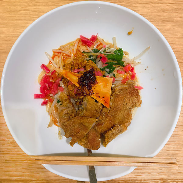 「汁なし拝骨担々麺＋ライスボールとおいスープ」@揉合麺荘の写真