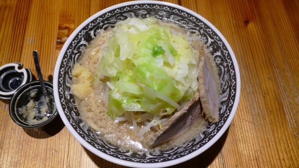 「なおじろう 200g¥720／卓上ニンニク¥0」@麺匠 克味の写真