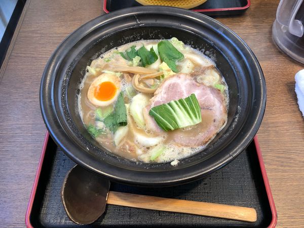 「豚骨醤油ラーメン　840円」@ラーメン猪太の写真