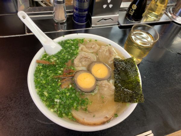 「雲呑麺1000円、醬蛋（ジャンタン）味玉100円」@中華そば高はしの写真