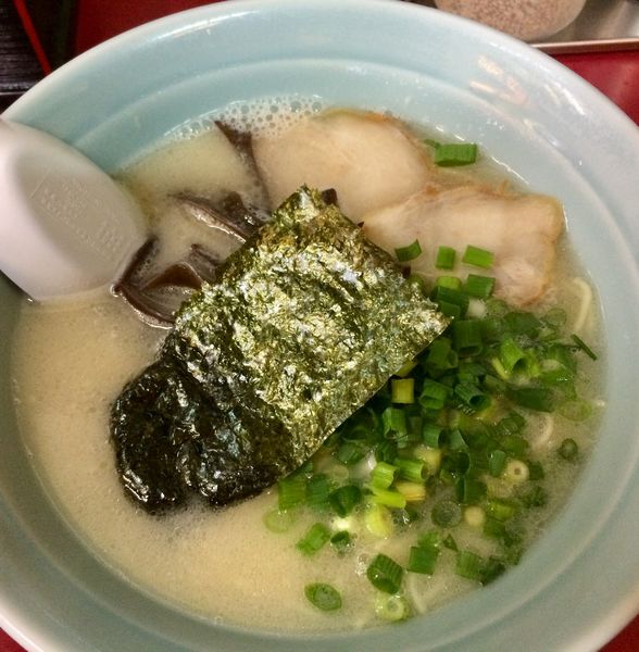 「ラーメン700円➕替玉100円」@博多ばってんラーメンの写真