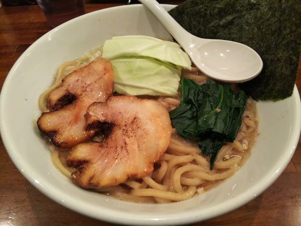 「【限定】横浜豚骨醤油　（麺大盛り：無料）」@New old style ゆいが 三郷店の写真