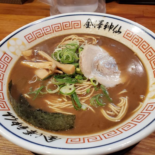 「豚骨醤油ラーメン(¥780)」@金澤濃厚豚骨ラーメン 神仙 品達品川店の写真