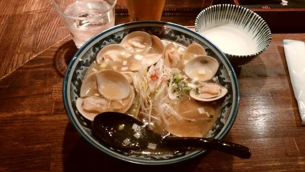「はまぐりラーメン¥980-＋生ビール¥420-」@和風楽麺 四代目 ひのでやの写真