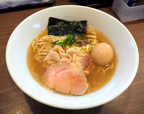 「限定 塩中華そば+味玉」@煮干しつけ麺 宮元の写真