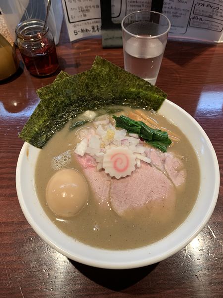 「煮干しらーめん」@らーめん 惠本将裕の写真