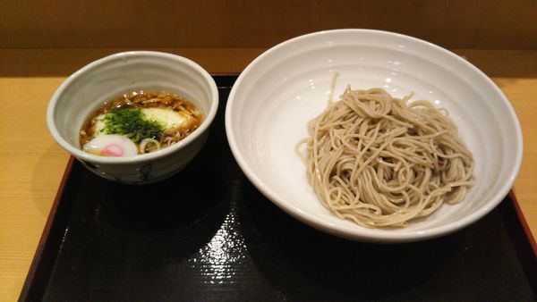 「新潟県産なめこととろろのつけ蕎麦」@そばいち 新宿店の写真