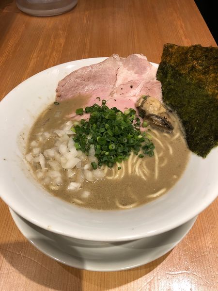 「濃厚牡蠣煮干中華そば」@麺屋 まほろ芭の写真