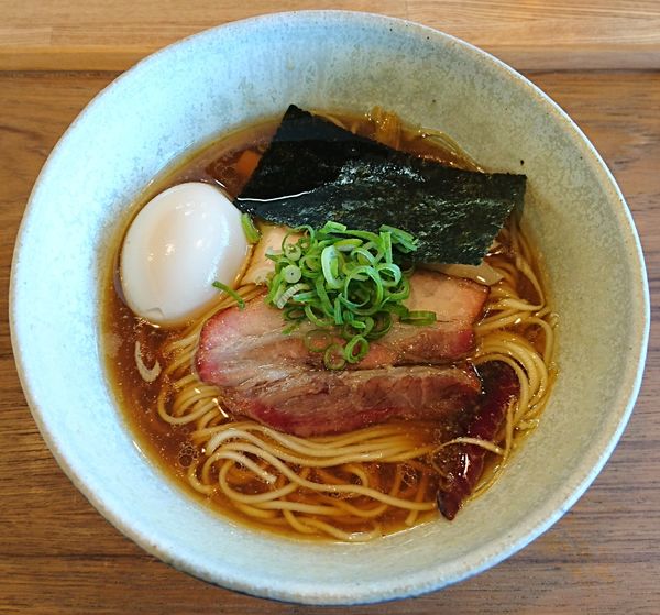 「醤油そば＋味玉」@YOKOKURA STOREHOUSEの写真