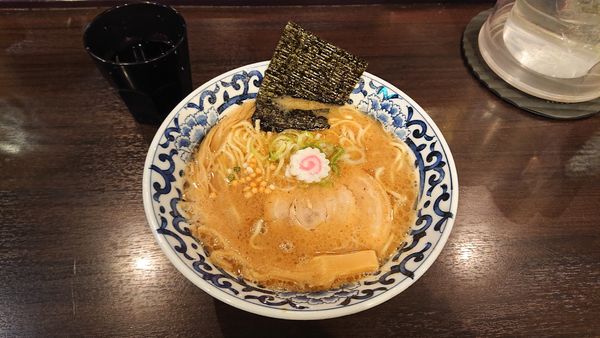 「濃厚ラーメン（魚介とんこつ）」@東京駅 斑鳩の写真