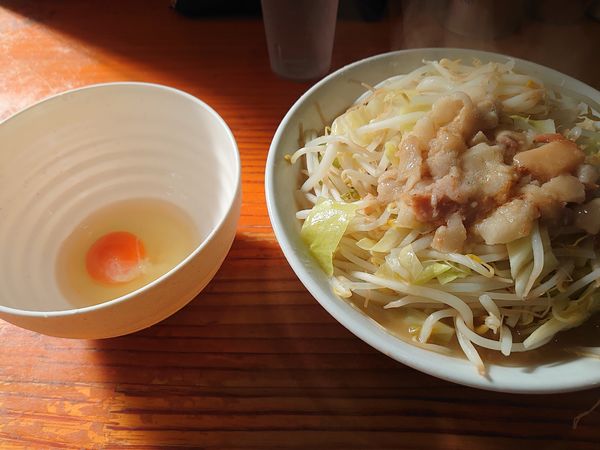 「ラーメン 300g 生たまご」@らーめん じろきんの写真
