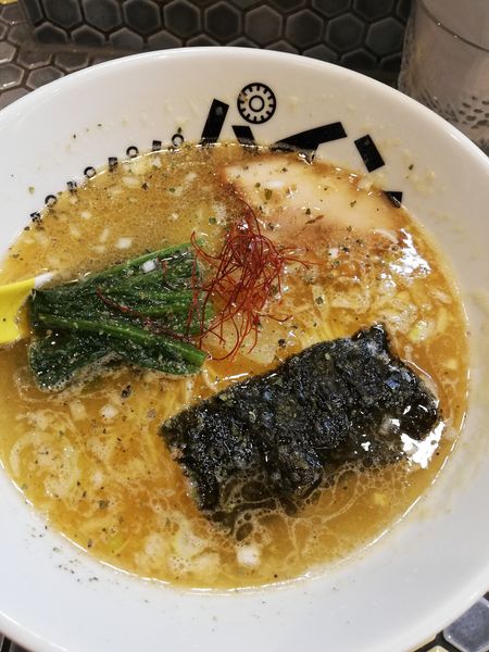 「パイナップル海老塩ラーメン」@パイナップルラーメン屋さん パパパパパインの写真