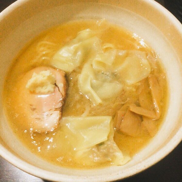 「味噌720＋雲呑110 麺少なめ ネギ無し」@らーめん 福籠の写真