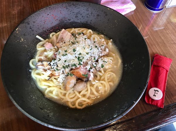 「牡蛎とキノコのまぜそば」@寿製麺よしかわ 保谷店の写真