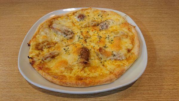 「キングカレーピザ（Ｓサイズ）　６００円」@カレーや 満店堂の写真