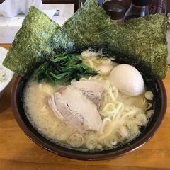 豚骨醤油ラーメン マルセイの画像