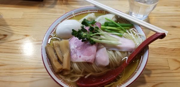 「松特級中華そば大盛」@自家製麺 くろ松の写真