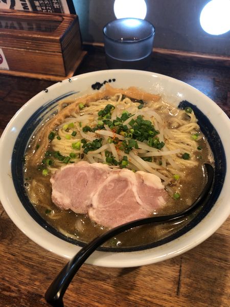 「濃厚煮干醤油そば大盛(800円+180円)」@麺処まるわの写真