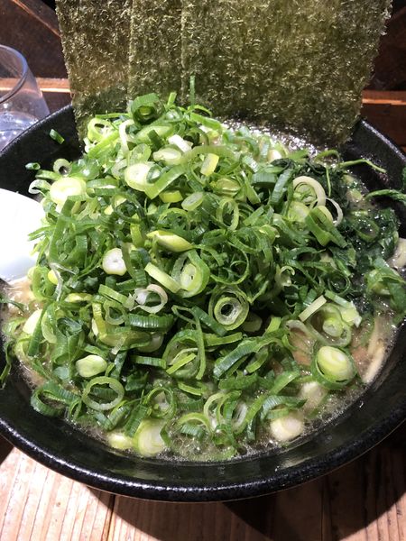 「ラーメン　青ネギ」@横浜家系ラーメン 石川家 大宮店の写真