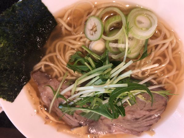 「中華そば800円・ストレート麺」@中華そば やの写真