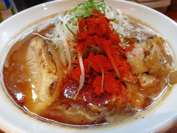 「辛口炙り肉ソバ豚骨醤油」@辛口炙り肉ソバ ひるドラ 鶴橋店の写真