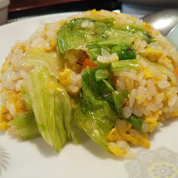 「#ラーメンセット #850円 #ラーメン #レタスチャーハン」@東海酒家の写真