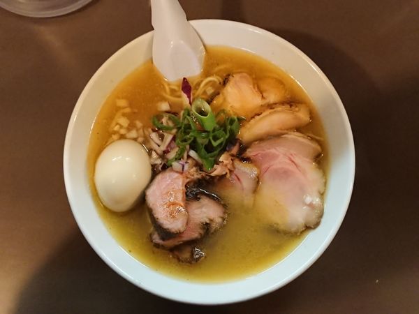 「こく塩＋本日の特製」@鶏こく中華 すず喜の写真