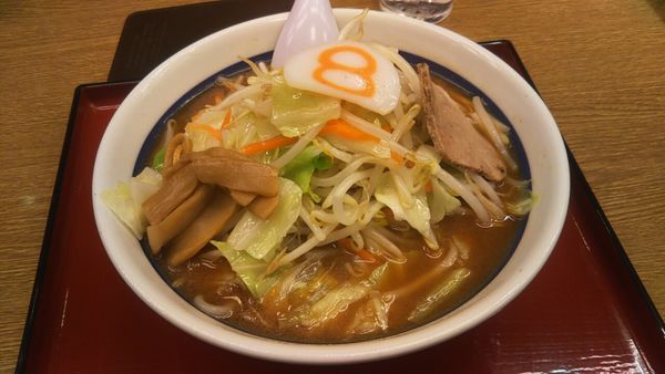 「野菜らーめん（味噌）+野菜マシ」@8番らーめん 輪島店の写真