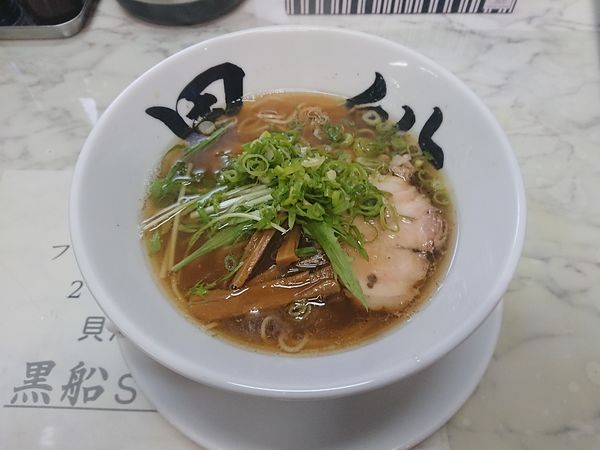 「秋刀魚だしらーめん(醤油)750円」@秋刀魚だし 黒船の写真