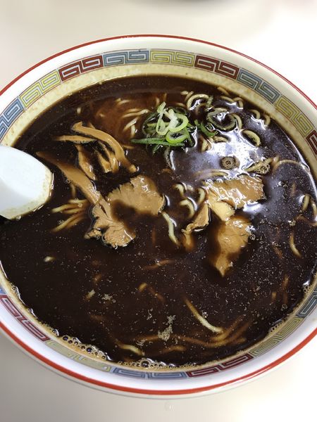 「しょうゆ (大盛)」@ラーメン 蜂屋 5条創業店の写真